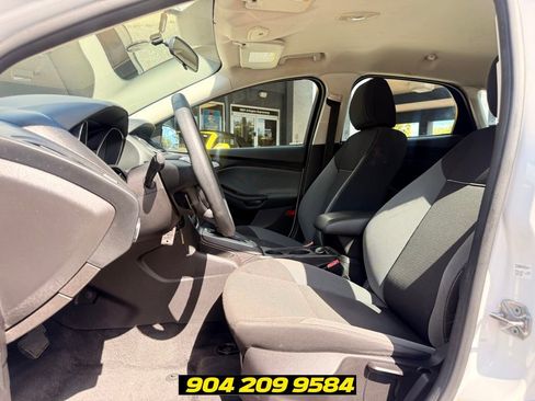 Used 2013 Ford Focus SE FWD image 23