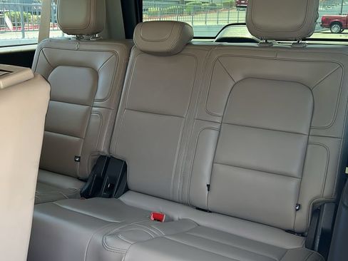 Certified 2024 Lincoln Navigator L Reserve AWD/4WD image 12