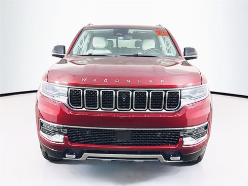 Used 2024 Jeep Wagoneer Series III w/ Premium Group I AWD/4WD image 2
