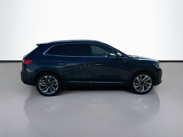 Used 2017 Lincoln MKX Reserve w/ Luxury Package AWD/4WD image 4