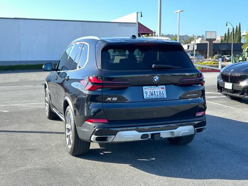Used 2024 BMW X5 xDrive40i w/ Premium Package AWD/4WD image 3