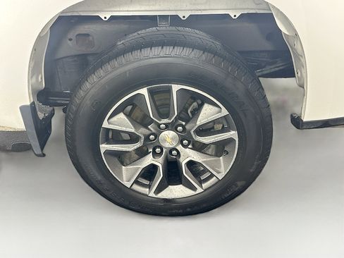 Used 2022 Chevrolet Silverado 1500 LT image 11