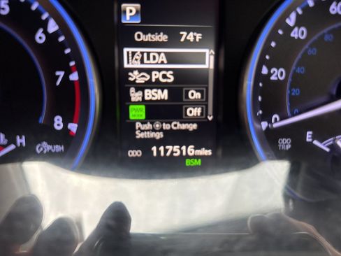 Used 2018 Toyota Highlander XLE AWD/4WD image 31