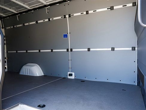 Used 2024 Mercedes-Benz eSprinter 170 Cargo image 14