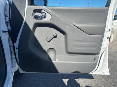 Used 2019 Nissan Frontier S image 13