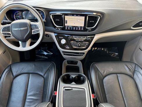 Used 2020 Chrysler Pacifica Limited w/ Advanced Safetytec Group image 14