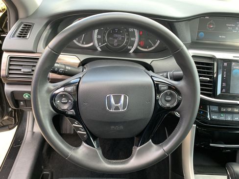 Used 2017 Honda Accord EX-L image 18