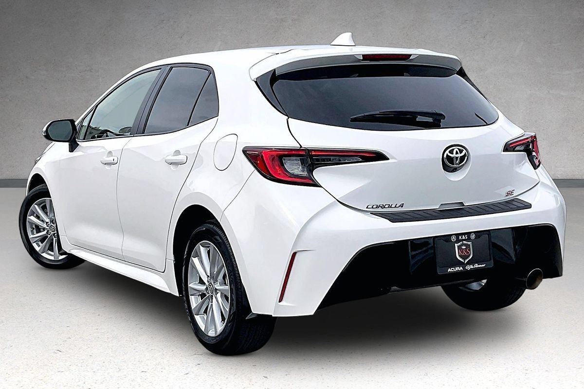 Used 2024 Toyota Corolla SE w/ SE Package FWD image 32