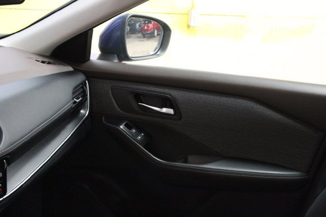 Used 2021 Nissan Rogue SV AWD/4WD image 11