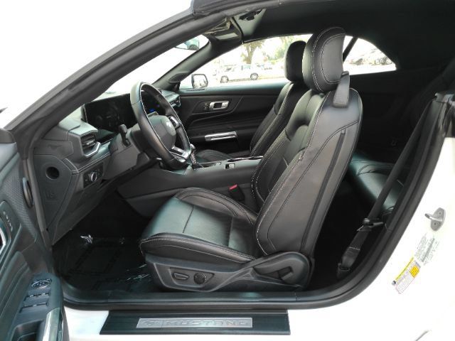 Used 2025 Ford Mustang Premium RWD image 22