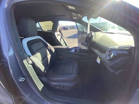 New 2025 Chevrolet Blazer EV LT w/ Super Cruise Package AWD/4WD image 25