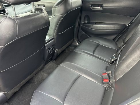 Used 2025 Toyota Corolla Cross XLE image 14