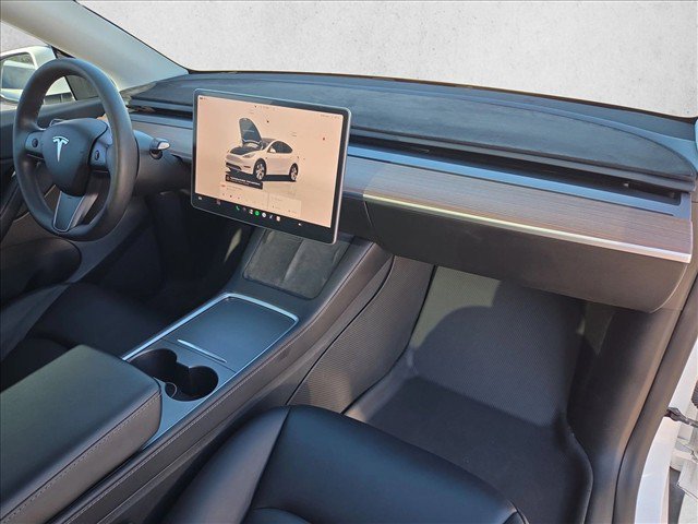 Used 2022 Tesla Model Y Long Range AWD/4WD image 27