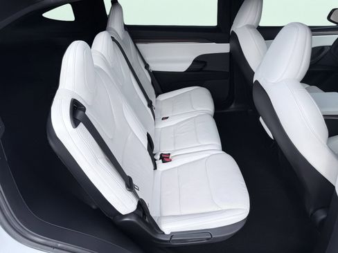 Used 2023 Tesla Model X image 43