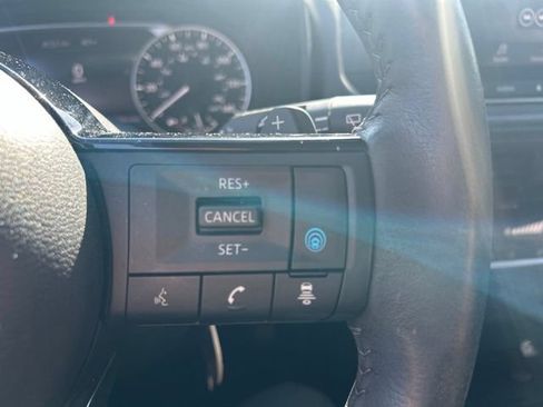 Used 2023 Nissan Rogue SL FWD image 26