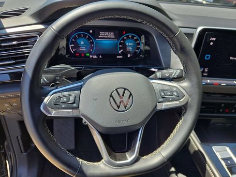 Used 2025 Volkswagen Atlas Cross Sport SE AWD/4WD image 23