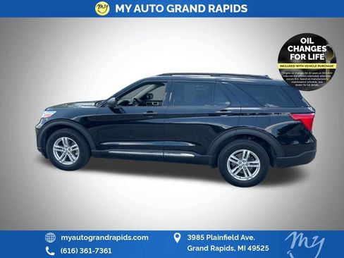 Used 2020 Ford Explorer XLT w/ Equipment Group 202A AWD/4WD image 3