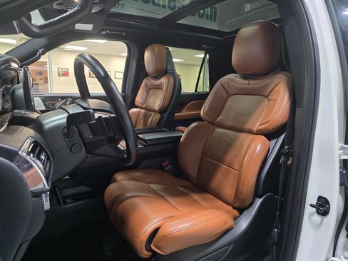 Used 2021 Lincoln Navigator L Reserve w/ Luxury Package AWD/4WD image 15