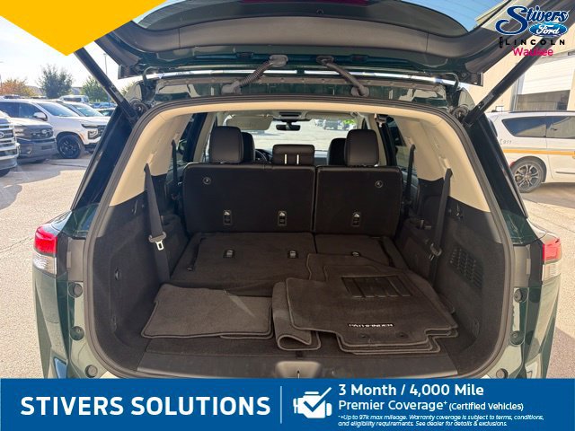 Used 2025 Nissan Pathfinder SL AWD/4WD image 9