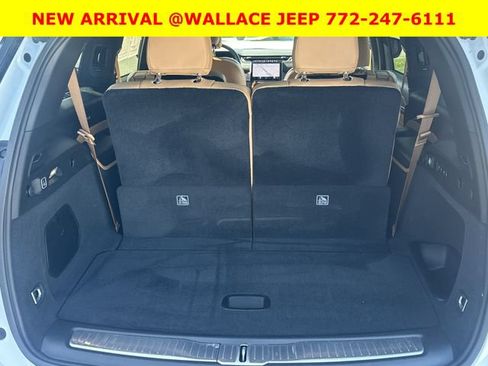Used 2025 Jeep Grand Cherokee L Summit AWD/4WD image 14