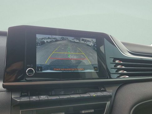 Used 2025 Toyota Camry LE image 25