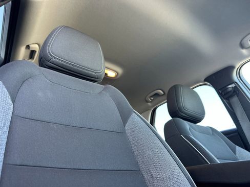 Used 2025 Chevrolet TrailBlazer LT FWD image 16