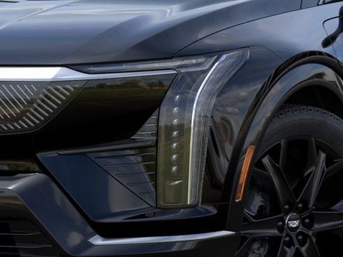 New 2025 Cadillac Optiq Luxury 1 w/ LPO, ONYX Package image 10