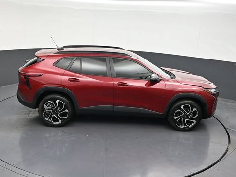Used 2024 Chevrolet Trax RS FWD image 22