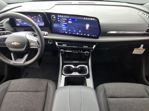 New 2026 Chevrolet Traverse LT w/ Driver Confidence Package image 9