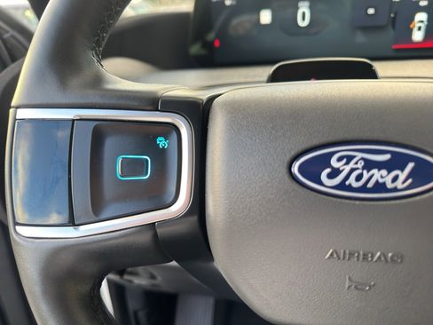 Used 2025 Ford Expedition Max Active image 12