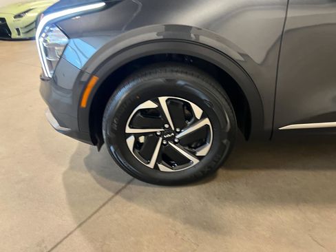 Used 2023 Kia Sportage LX AWD/4WD image 40