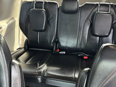 Used 2017 Chrysler Pacifica Touring-L FWD image 15