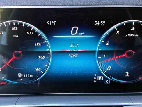 Used 2020 Mercedes-Benz GLE 350 4MATIC image 32
