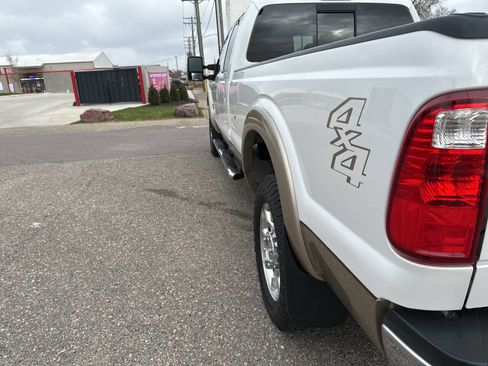 Used 2013 Ford F350 Lariat image 21