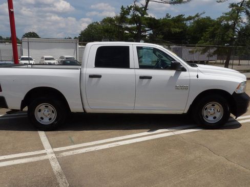 Used 2018 RAM 1500 Tradesman RWD image 2