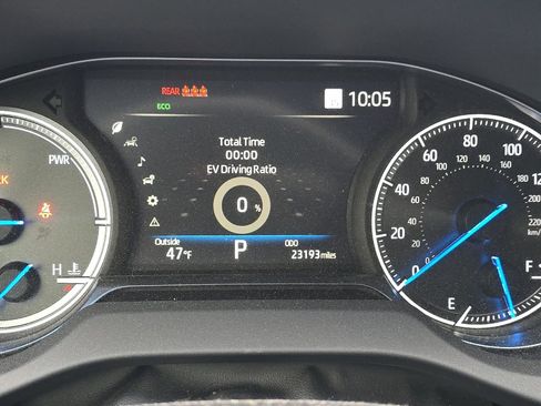 Used 2021 Toyota Venza image 11