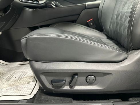 Used 2026 Nissan Rogue Platinum w/ Platinum Premium Package AWD/4WD image 12