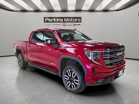 Used 2025 GMC Sierra 1500 AT4 w/ AT4 Premium Package AWD/4WD image 8
