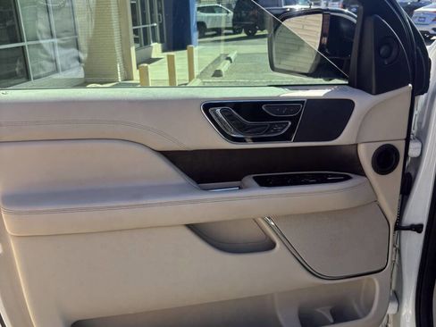 Used 2020 Lincoln Navigator Reserve w/ Equipment Group 201A Reserve AWD/4WD image 5