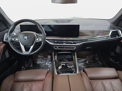 Certified 2024 BMW X5 xDrive40i w/ Parking Assistance Package AWD/4WD image 9