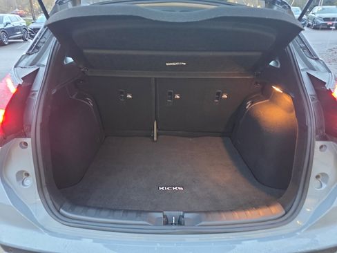 Used 2023 Nissan Kicks SR w/ SR Premium Package image 6