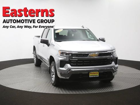 Used 2022 Chevrolet Silverado 1500 LT AWD/4WD image 53