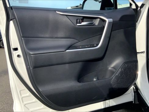 New 2025 Toyota RAV4 XLE image 10