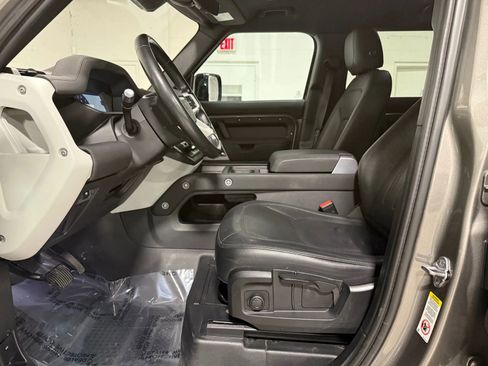 Used 2022 Land Rover Defender 110 S image 12