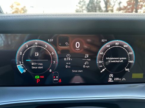 New 2026 Volkswagen Tiguan SE image 8