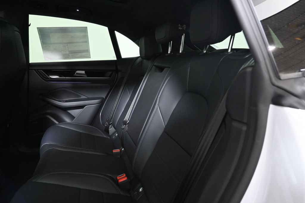 Used 2026 Porsche Macan 4 Electric AWD/4WD image 33