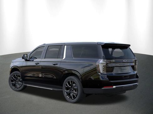 New 2026 Chevrolet Suburban LT w/ Comfort Package RWD image 4