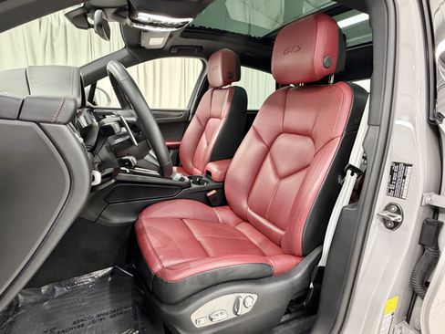 Certified 2023 Porsche Macan GTS AWD/4WD image 32