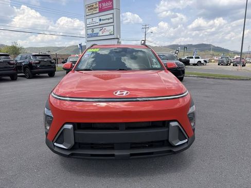 Used 2025 Hyundai Kona SEL AWD/4WD image 2