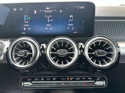 New 2026 Mercedes-Benz GLB 250 4MATIC image 34